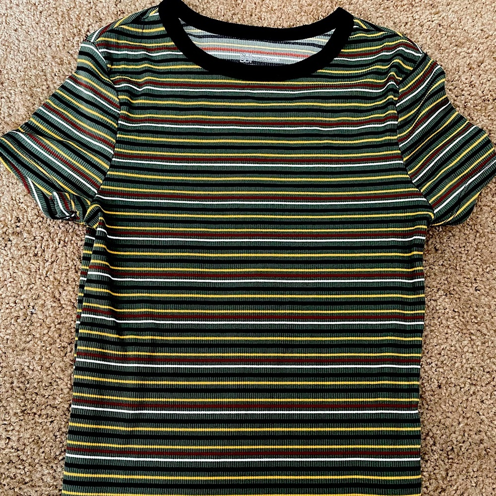 striped fitted T shirt.